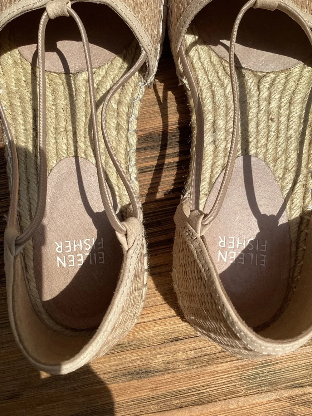Eileen Fisher Neutral Tan Footbed with Embossed Logo - Picture 2 of 10